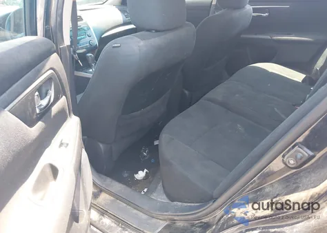 2015 Nissan Altima 2.5 S z USA, uszkodzony, nr VIN 1N4AL3AP2FN379660